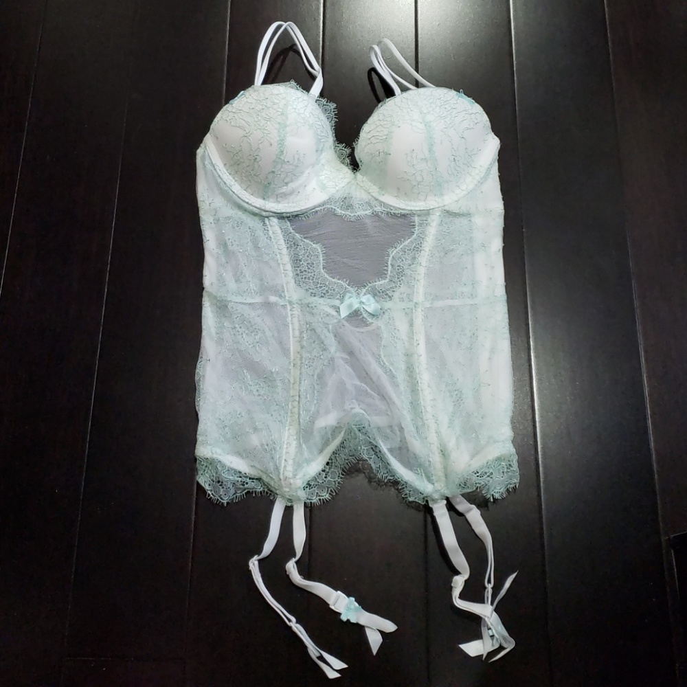 NWOT Victoria Secret Lace Corset 34B